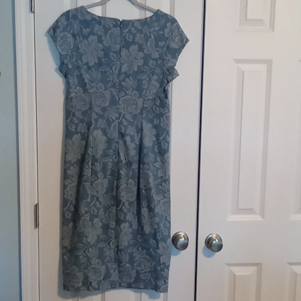 Ice Blue Flor Lightweight Deniml Midi Dress - Picture 5 of 7